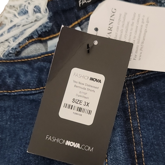 Fashion Nova Women's Distressed Bermuda Shorts Dark Wash 3X - Picture 8 of 10